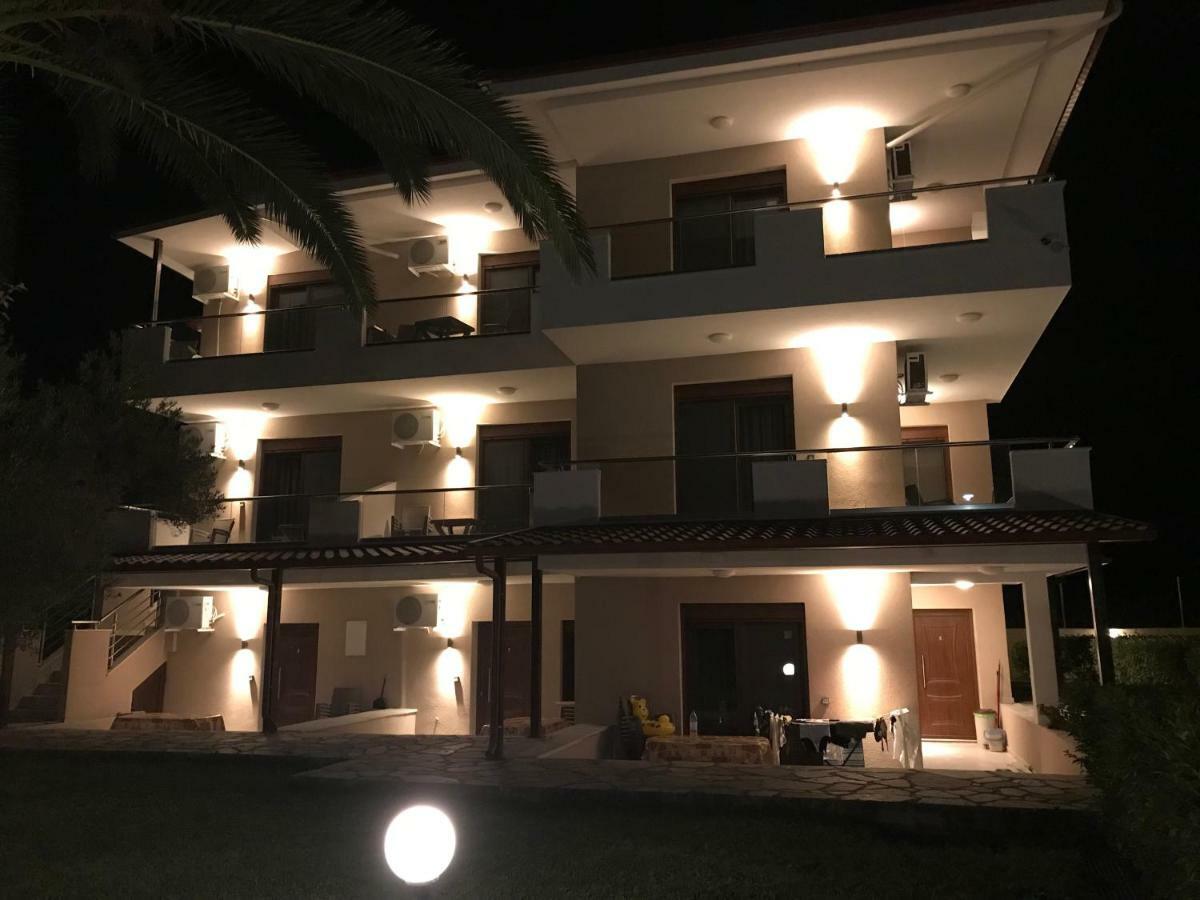 Villa Diamantis Apartments Hanioti Eksteriør billede